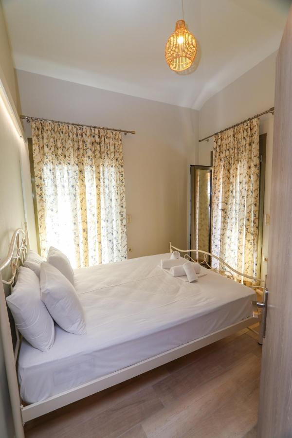 East & West Seaside Apartments Gialtra 外观 照片