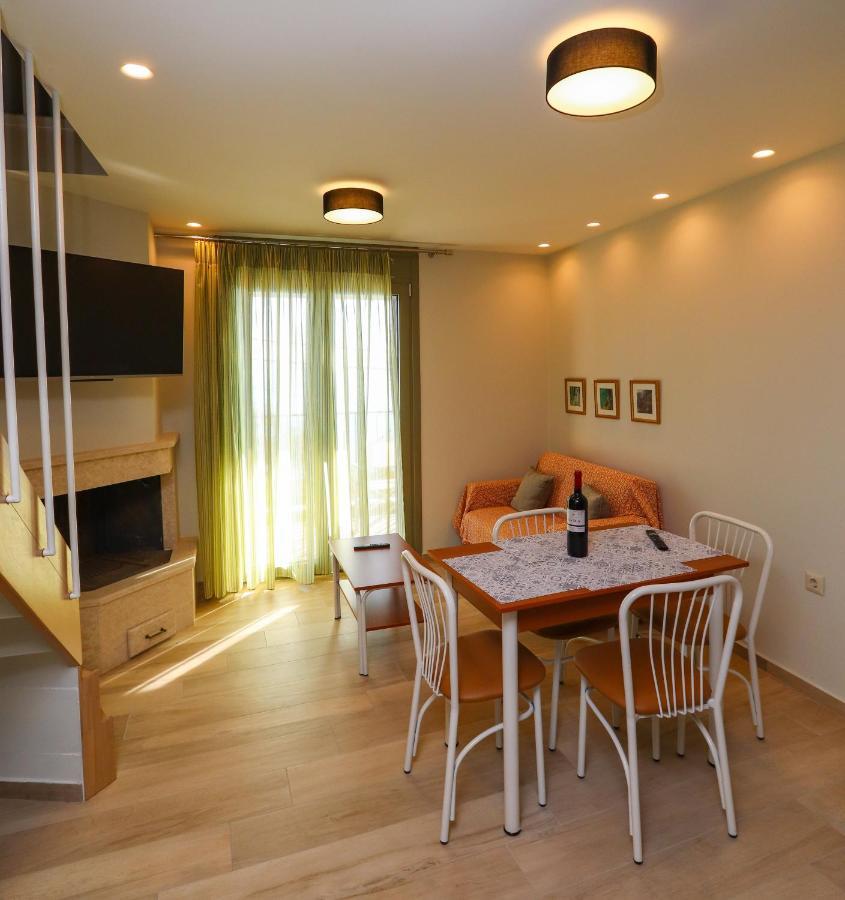 East & West Seaside Apartments Gialtra 外观 照片