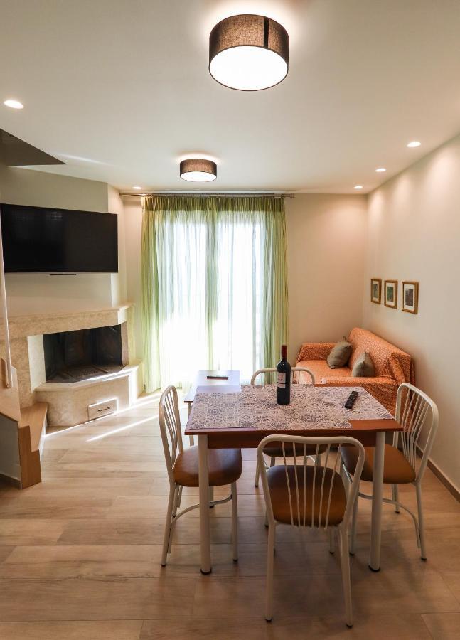 East & West Seaside Apartments Gialtra 外观 照片